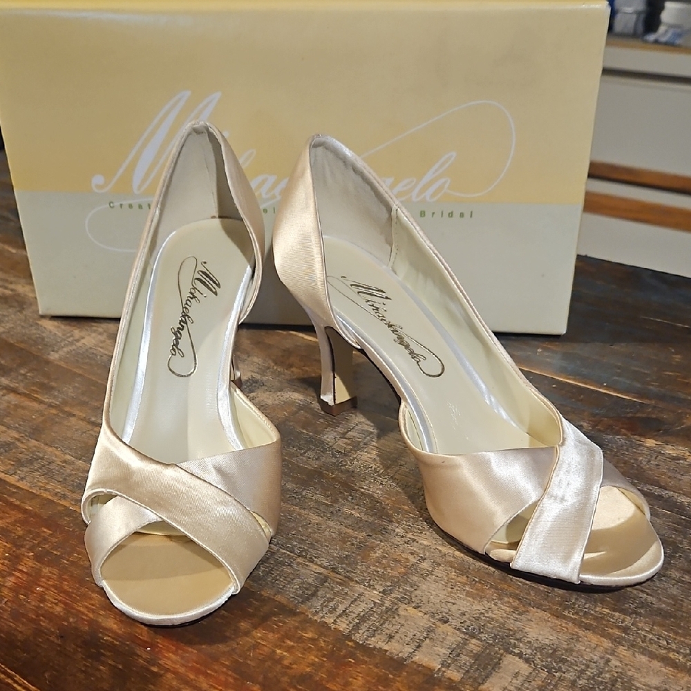 NWT Michelangelo Satin Cream Peep-Toe Heels